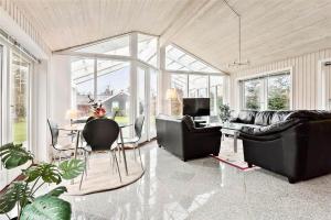 M12021-Vaeggerlose-Harestien-12