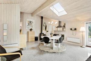 M12021-Vaeggerlose-Harestien-12