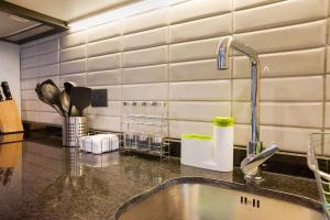 Chic 1-Bedroom Retreat in Providencia