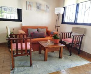 Basilia, Casa con pileta para 6 personas con garaje para 2 vehículos