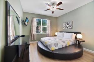 6 Bed Pool Villa in Luxury Paradise Palms Resort!