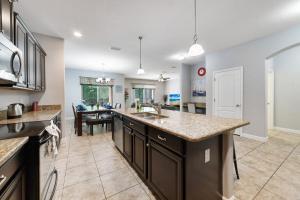 6 Bed Pool Villa in Luxury Paradise Palms Resort!