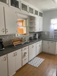 DOWN TOWN BUNGALOW Entire home available