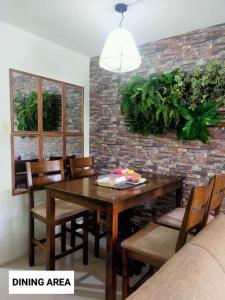 One oasis condo groundfloor 2br