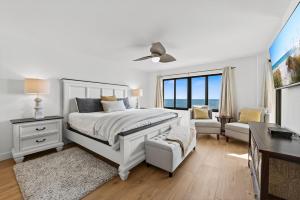 Luxury direct oceanfront corner with a large private balcony, heated pool and garage - 4hvězdičkové hotely ve městě Ormond Beach