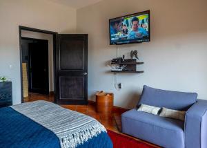 San Miguel Balcony Luxury and Comfort Near Downtown