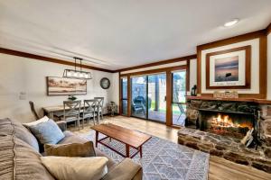 TML 04 - Beautiful 1 BR Condo in Tahoe City