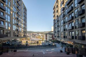 Viva trindade em frente à UFSC, prédio completo com food-hall