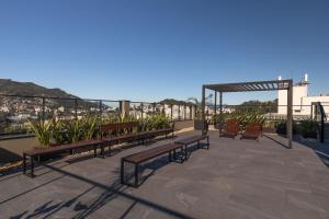 Viva trindade em frente à UFSC, prédio completo com food-hall