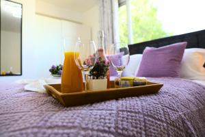 Hertfordshire - Stylish 6BR Retreat, 3 Parking