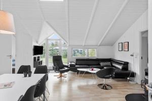 M300-Vaeggerlose-Stolt-Henriksvej-53