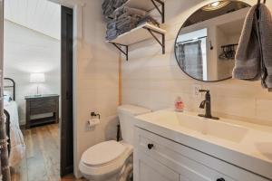 Hidden Gem Cabin in Hungry Horse, Firepit, Close to Glacier