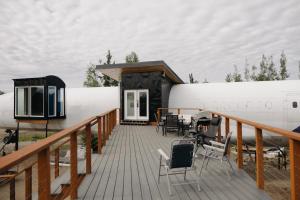 Pilot Lodge - Incredible Alaskan Airplane Home Boeing 727
