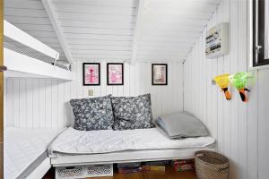 M12019-Vaeggerlose-Krondyrstien-51