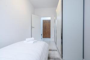 Francuska Comfort Apartment by BookingHost