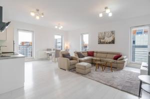 Francuska Comfort Apartment by BookingHost