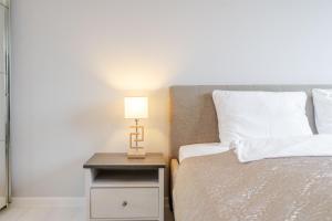 Francuska Comfort Apartment by BookingHost