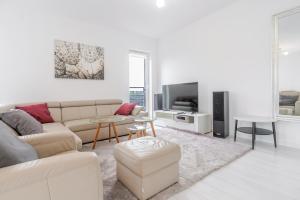 Francuska Comfort Apartment by BookingHost