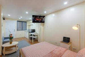 Spacious Studio with Fast Wi-Fi Near UP and Maginhawa