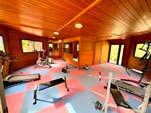 Chez Mams Guest House - Private Rooms in a Resort-Style Apartment Complex