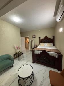 360 Rokview 2BR Second-Floor Suite