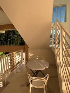 360 Rokview 2BR Second-Floor Suite