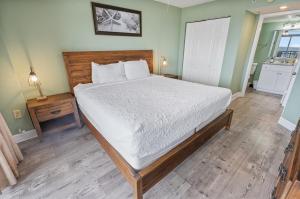 Sand Dunes Resort North Tower, 17th Floor, Pools!