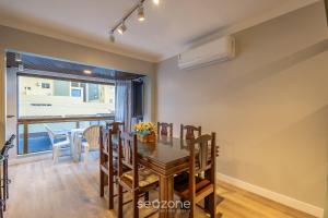 Apto 3Q c varanda - 240m do mar Meia Praia EIO203