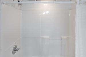 King Bed, Studio Oceanfront, Indoor Heated Pools!