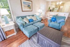 NEW! Large 2BR River Oaks Golf Pools Hot Tubs