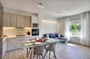 Casa Do Ma Ni, Sitia