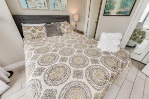 Pools,vistas,2 bedrooms, 2nd floor, Palace Resort!