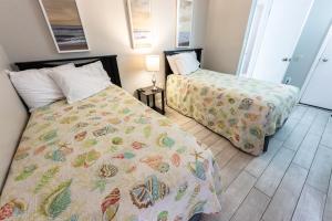 Pools,vistas,2 bedrooms, 2nd floor, Palace Resort!