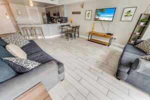 Pools,vistas,2 bedrooms, 2nd floor, Palace Resort!