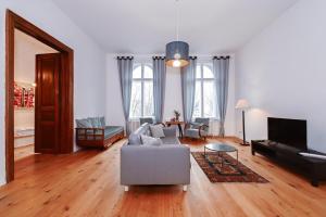 Lots of space near the Presidential Palace