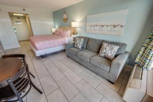 Beach Dream at Sandcastle South, Oceanfront, Pools