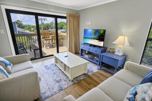 2BR Ocean Bridge Shore Drive,Pool,Steps to Beach