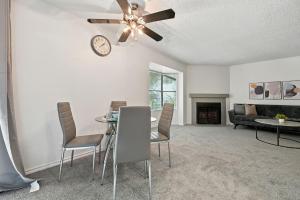 Muelller Flats Spacious 2 Bed 2 Bath