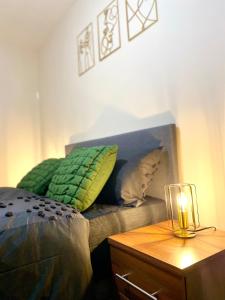 Cozy Heights 2 Bed With Juliet Balcony and Free Secure Parking