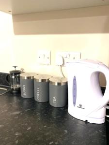 Cozy Heights 2 Bed With Juliet Balcony and Free Secure Parking