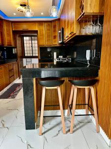 casa con piscina cerca de la playa Caleta 8 mnt de casa de campo Residencial los garcia la romana