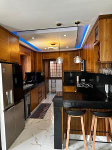 casa con piscina cerca de la playa Caleta 8 mnt de casa de campo Residencial los garcia la romana