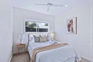Park Avenue Luxe Chic Townhouse Sleeps 9, Carpark