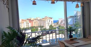 Les Cocotiers vue mer 250 m de plage