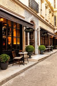 Meroddi Barnathan Hotel