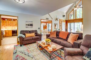 North Georgia Cabin with Hot Tub and Community Perks!