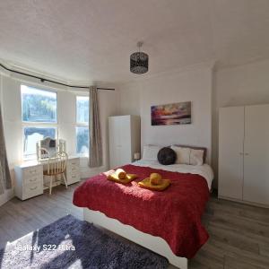 4 Bed Victorian house -Sleep 10