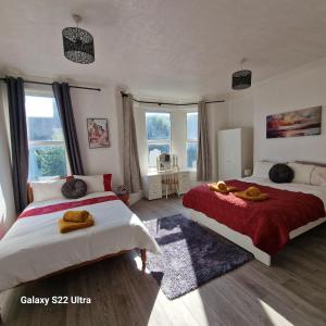 4 Bed Victorian house -Sleep 10