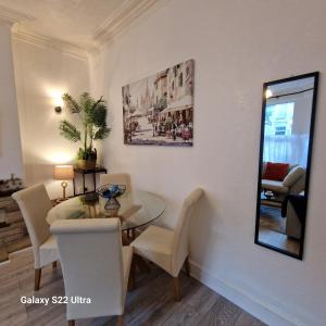 4 Bed Victorian house -Sleep 10