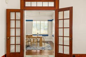 Walk to Schlitterbahn & Downtown Sleeps 12